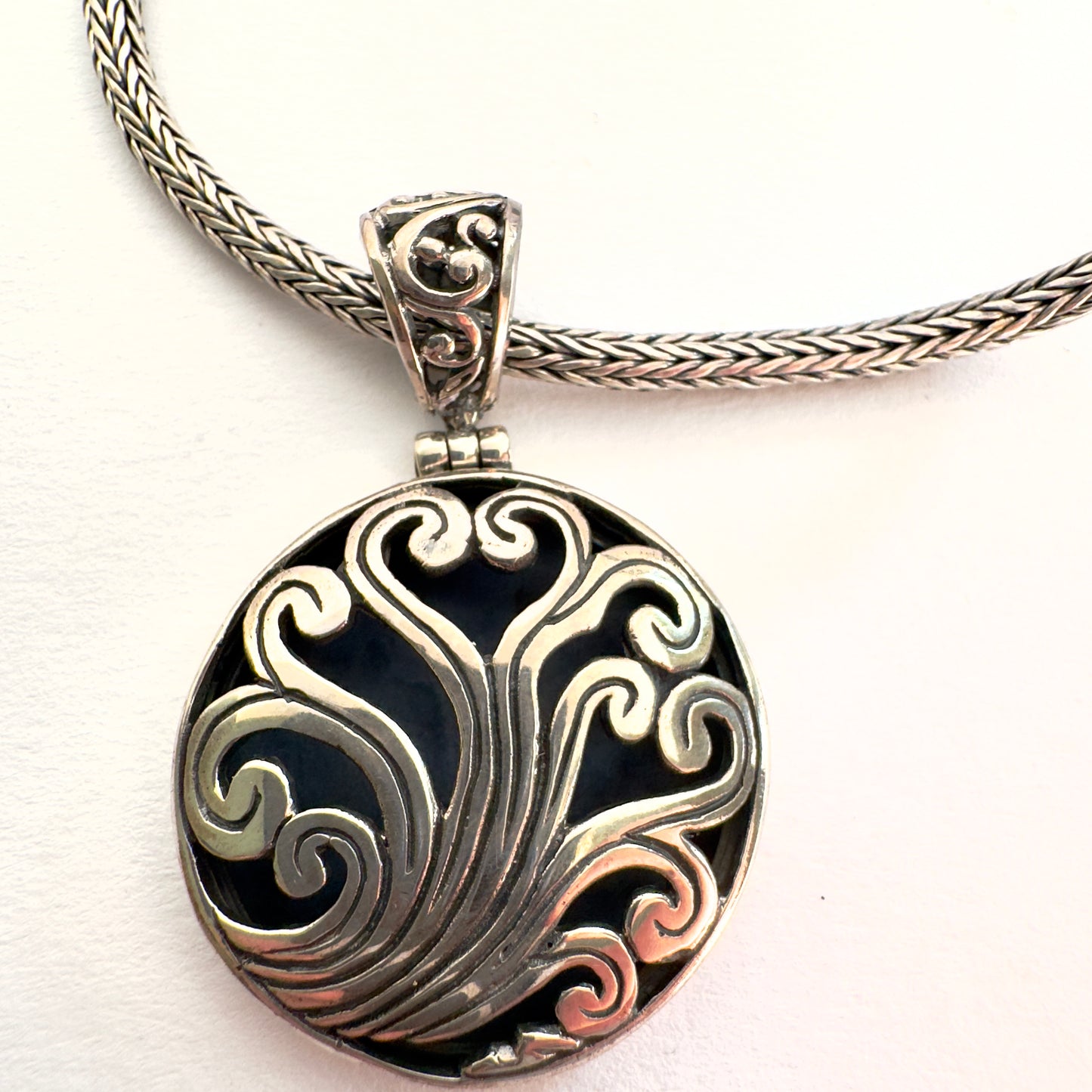 Handgefertigter Anhänger aus Sterlingsilber mit balinisierter Handwerkskunst, 4,5 cm