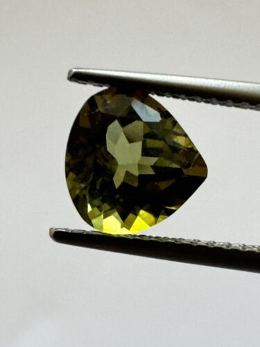 Unique, Green Pear-shaped Tourmalines 7,5mm x 7,7mm 4,50cts
