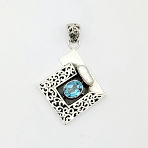 Seltener kreativer Anhänger aus 925er Sterlingsilber mit blauem Topas, 34,5 x 29,5 mm