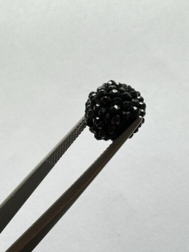 Black Spinel Pair Made In A Flower For Rare Jewelry Make