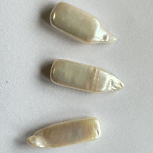 5 Pieces Beautiful Rare Elaborate White Long Pearls With 2 Holes For Jewellery