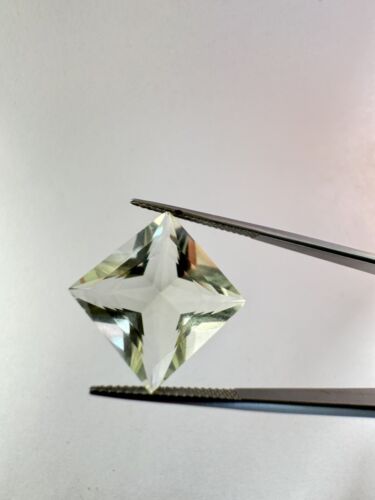 Light Green Amethyst In Princess-Cut 14,9mm X 14,9mm 12,80cts