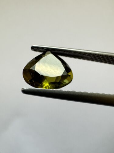 Unique, Green Pear-shaped Tourmalines 7,5mm x 7,7mm 4,50cts