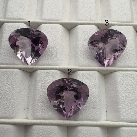 Funkelnde und strahlende Amethyst-Trillion