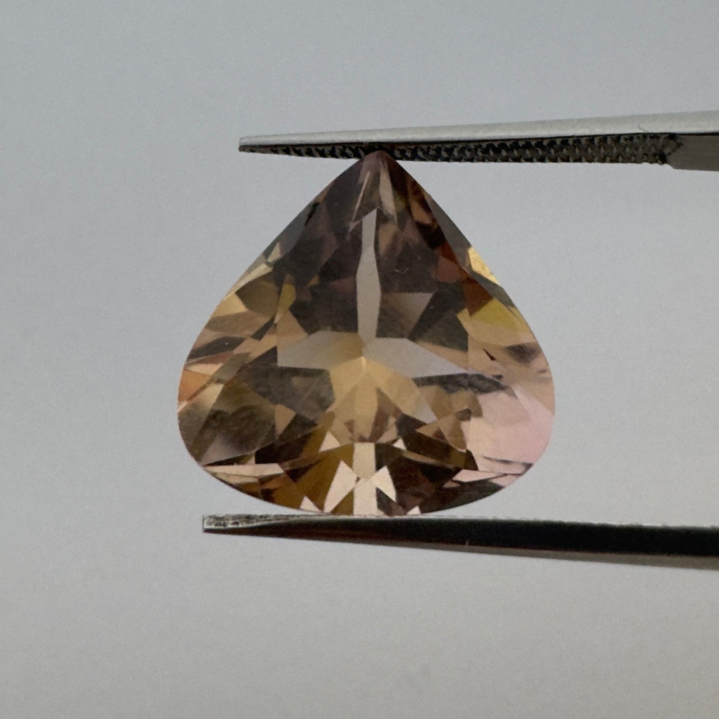 Beautiful Ametrine Trillion Cut 14,1mm x 13,8mm 7,23cts