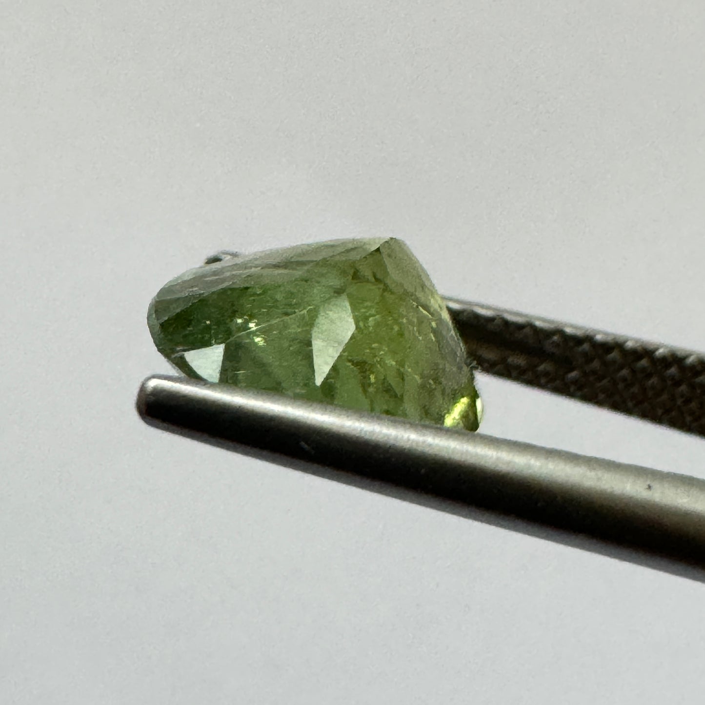 Exquisite, Green Tourmaline In Oval Shape 11.5 x 8.9 x 4.5 mm 2.65 cts