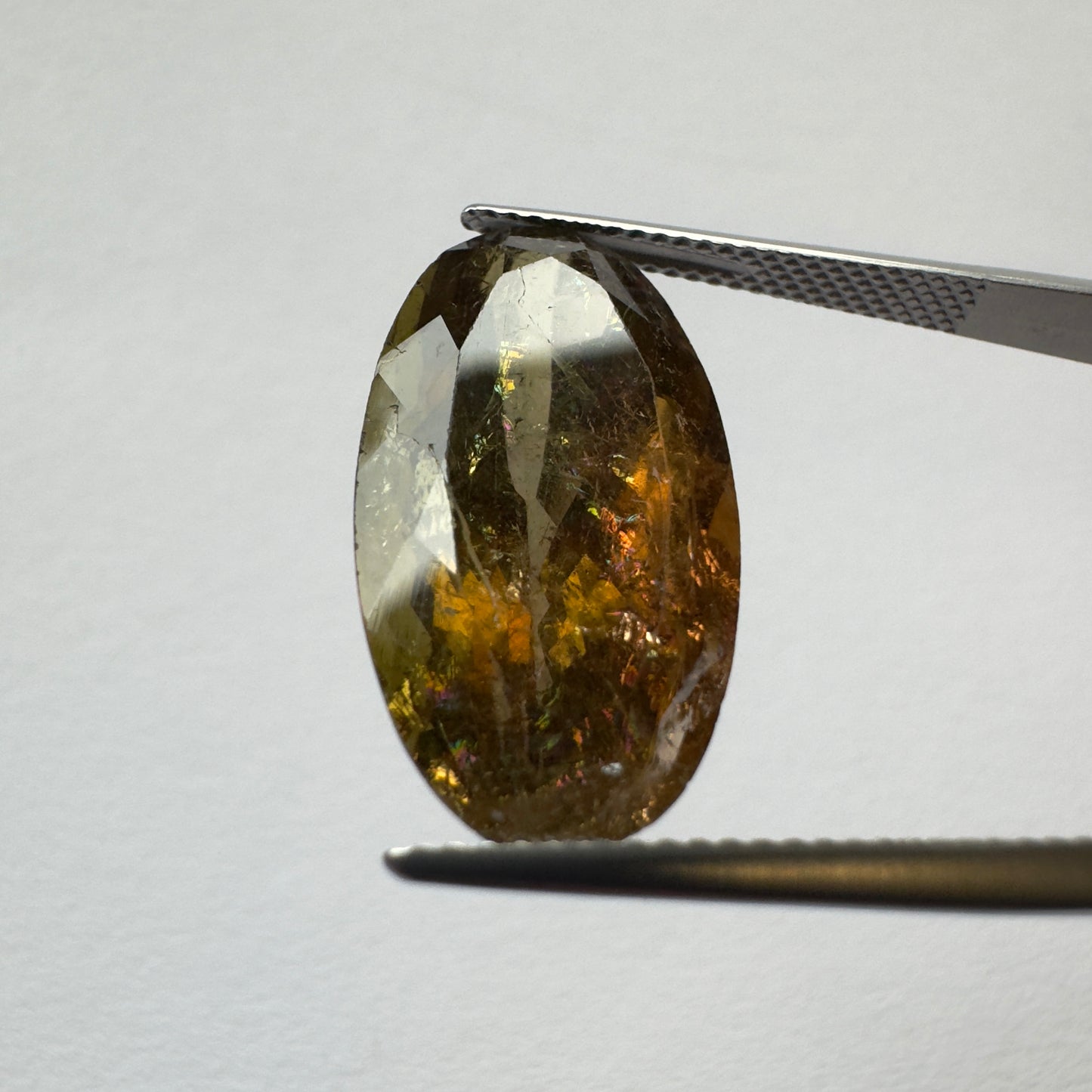 Beautiful Tourmaline Oval Faceted With Inclusions & Rainbow 22,92x12,32 mm 16,78 cts