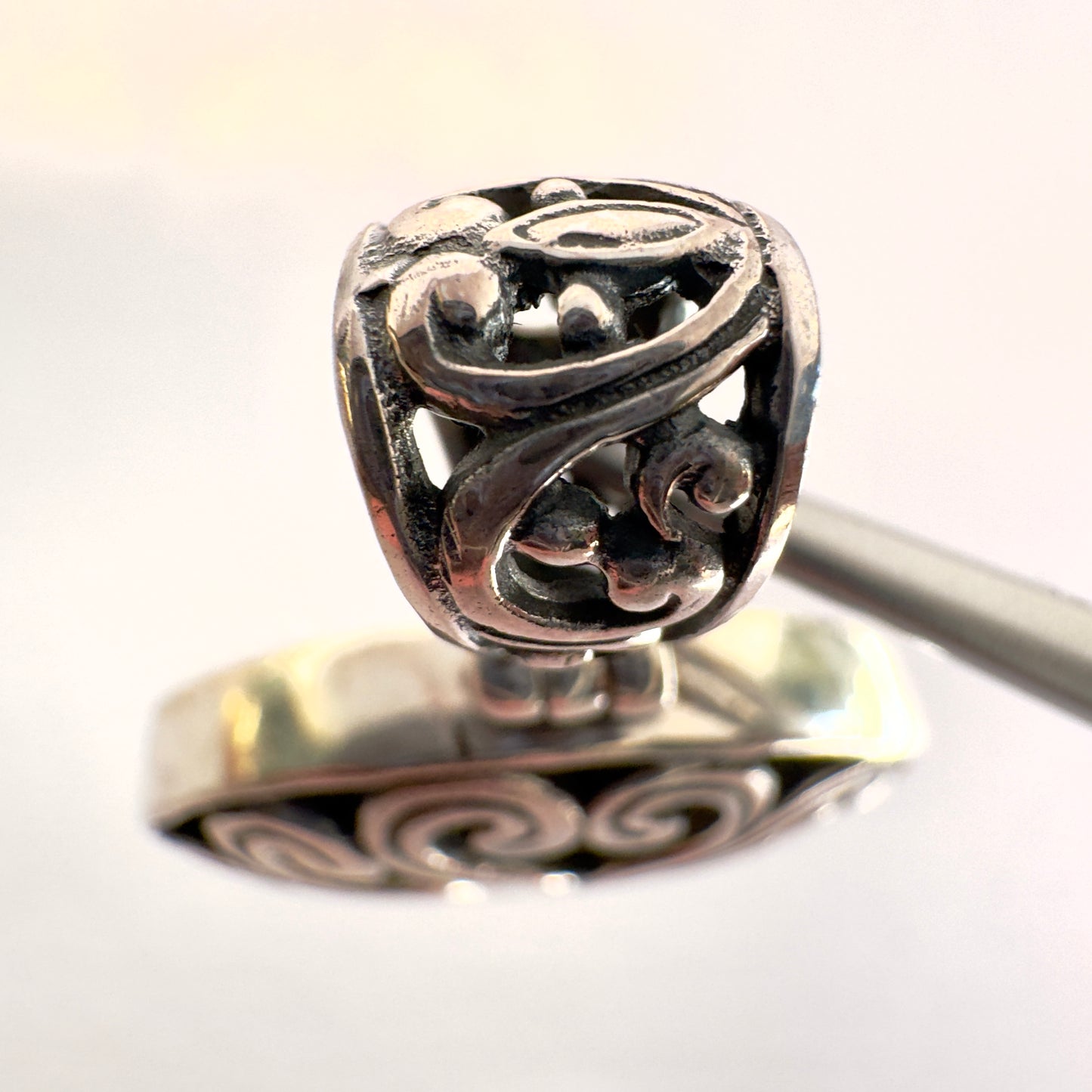 Handgefertigter Anhänger aus Sterlingsilber mit balinisierter Handwerkskunst, 4,5 cm