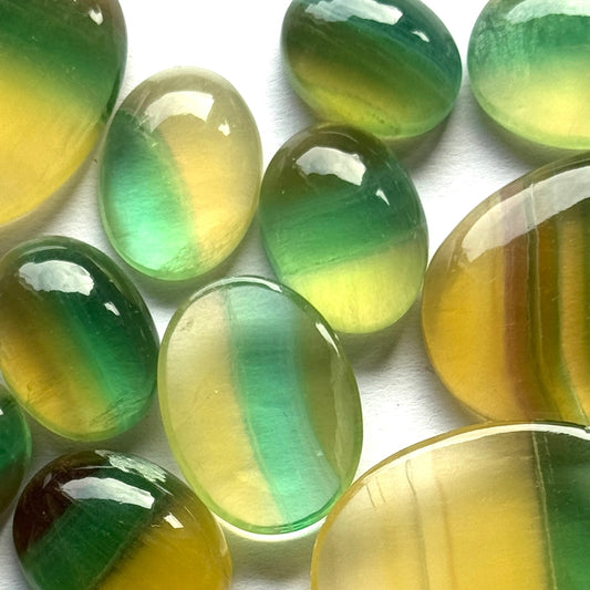 FLOURIT with great colour gradient / 5 pieces per bag / approx. 5mm to 36mm