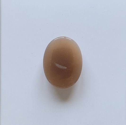 Moonstone Brown Oval Cabochon Shiny Gemstones 33.5 x 25 mm 63,85 Carats Real
