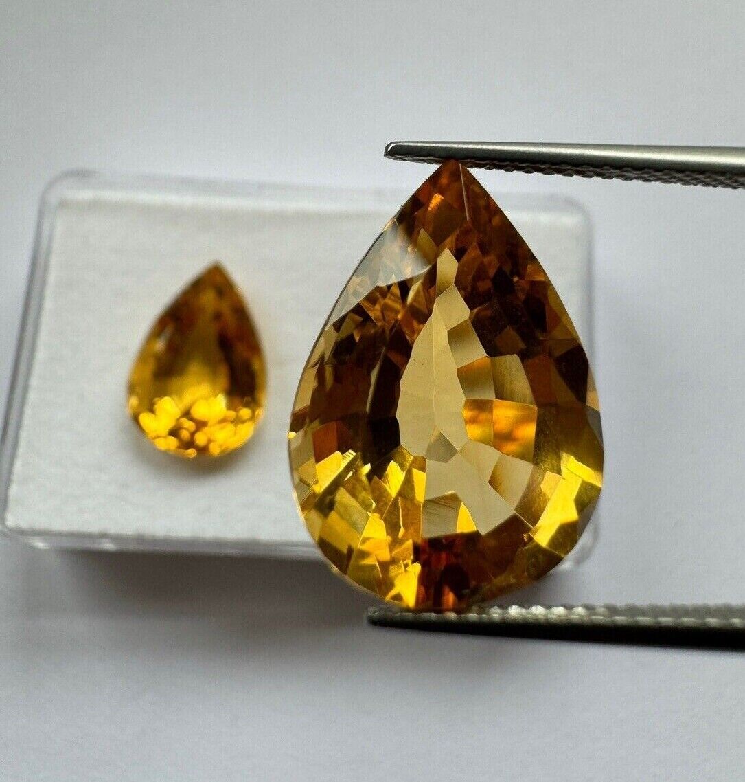 Beautiful Sun Yellow Citrine Drops Pair 22,16cts