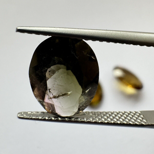 Turmalin in Erd- und Naturtönen, wunderschöne Leuchtkraft