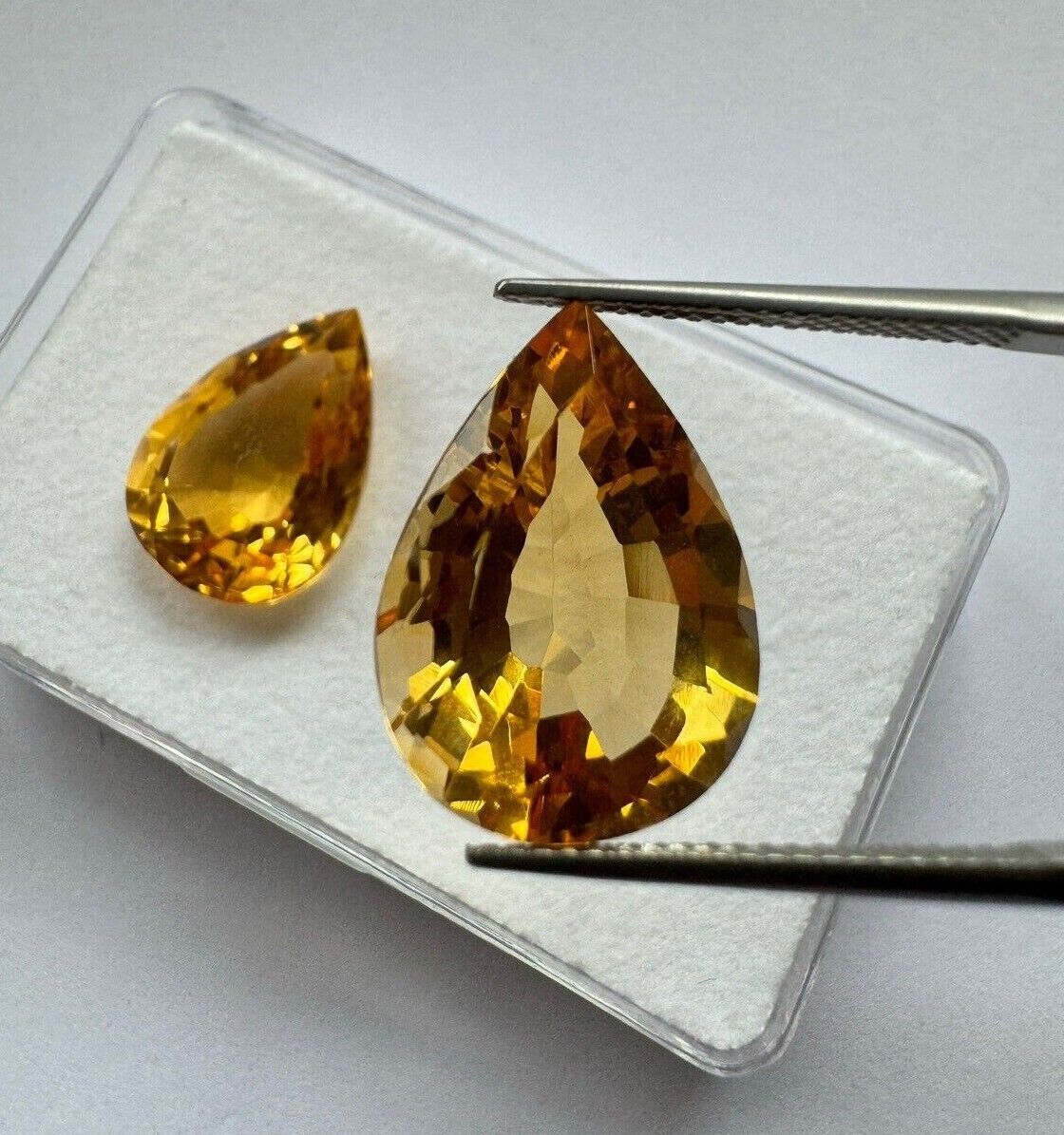 Beautiful Sun Yellow Citrine Drops Pair 22,16cts
