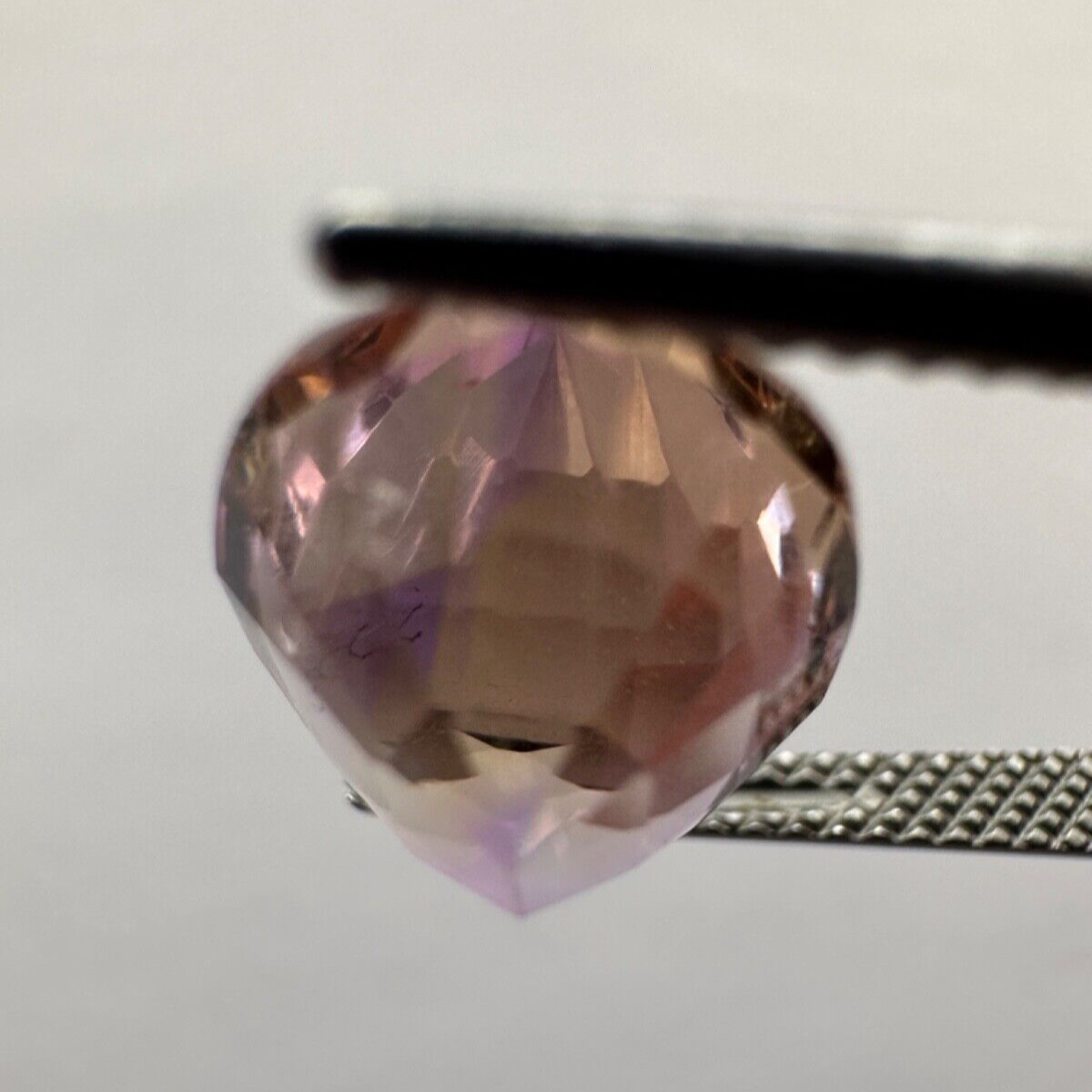 Wunderbarer Ametrin 12,4mm x 9,8mm 4,07cts