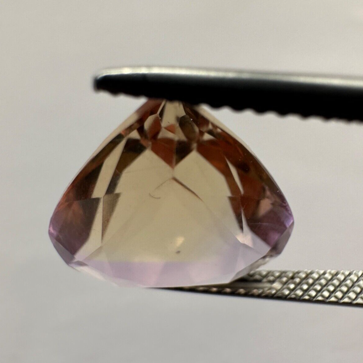 Beautiful Ametrine Trillion Cut 14,1mm x 13,8mm 7,23cts
