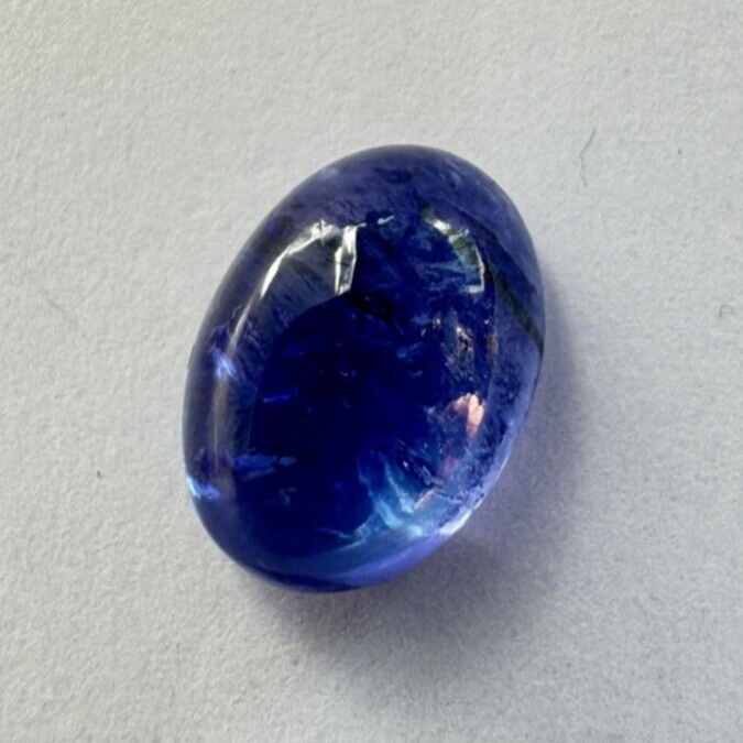Tanzanite Cabochon In Vibrant Blue 12,97mm x 9,64mm 6,86cts