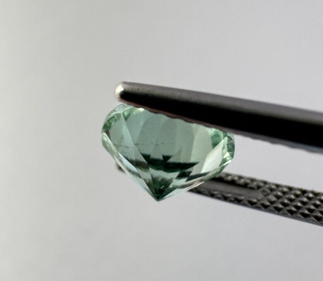 Noble Juice Green Tourmaline In Brilliant Cut 1.75mm 1,41cts