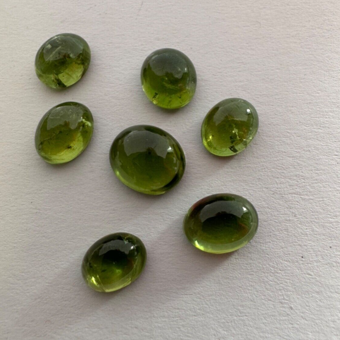 Peridot Cabochon in verschiedenen Größen und Formen 5 Stück im Set