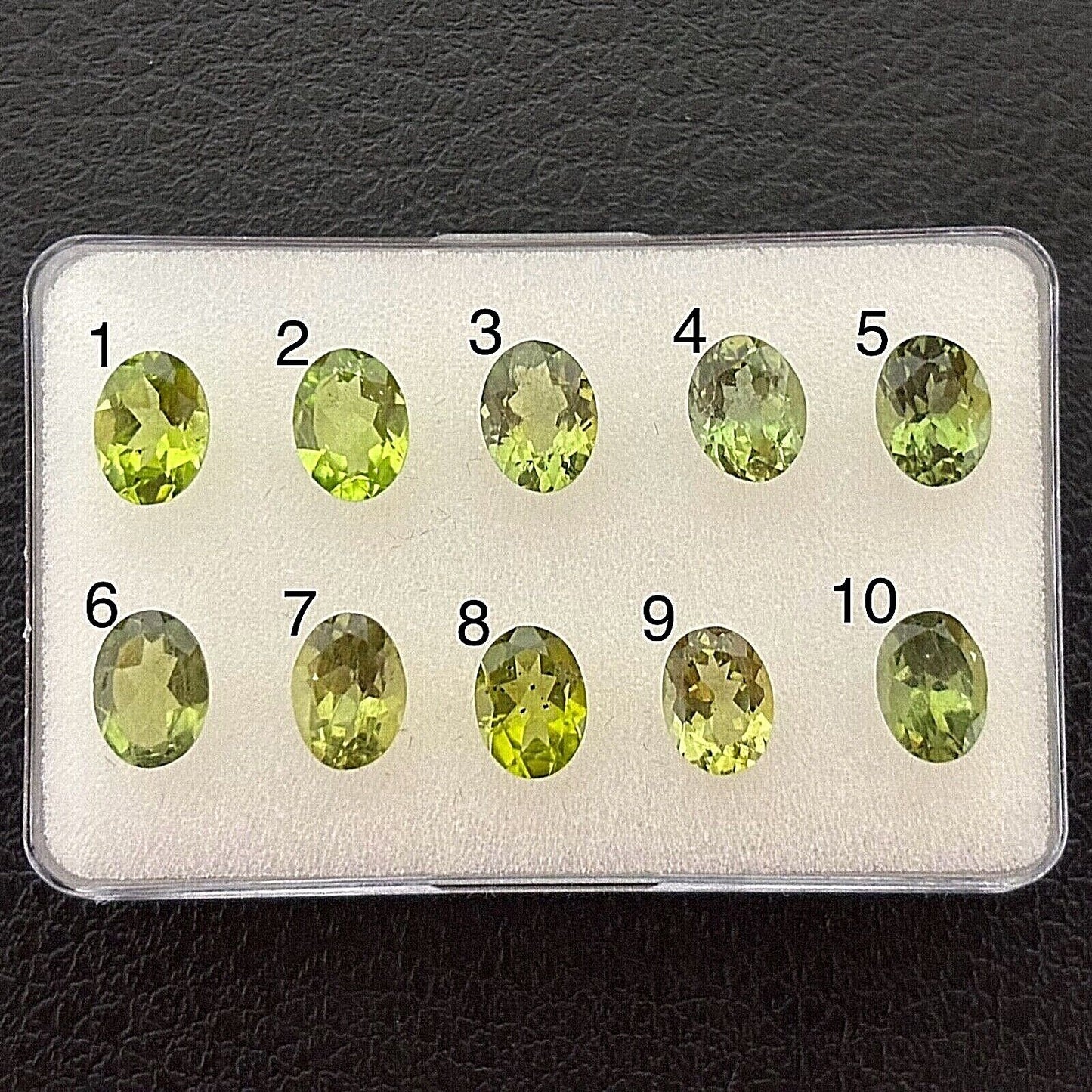 1 Piece Green Peridot Oval Faceted 8 x 6 mm 1,21 Cts