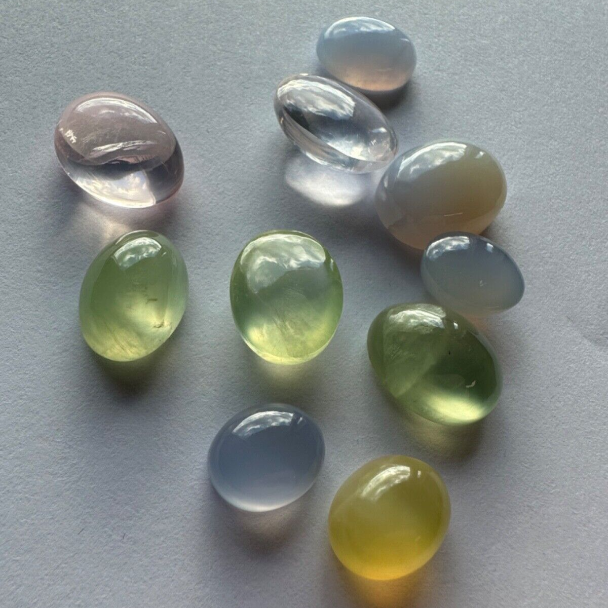 Zarte Pastelltöne in mehrfarbigen Cabochons, 11er-Pack