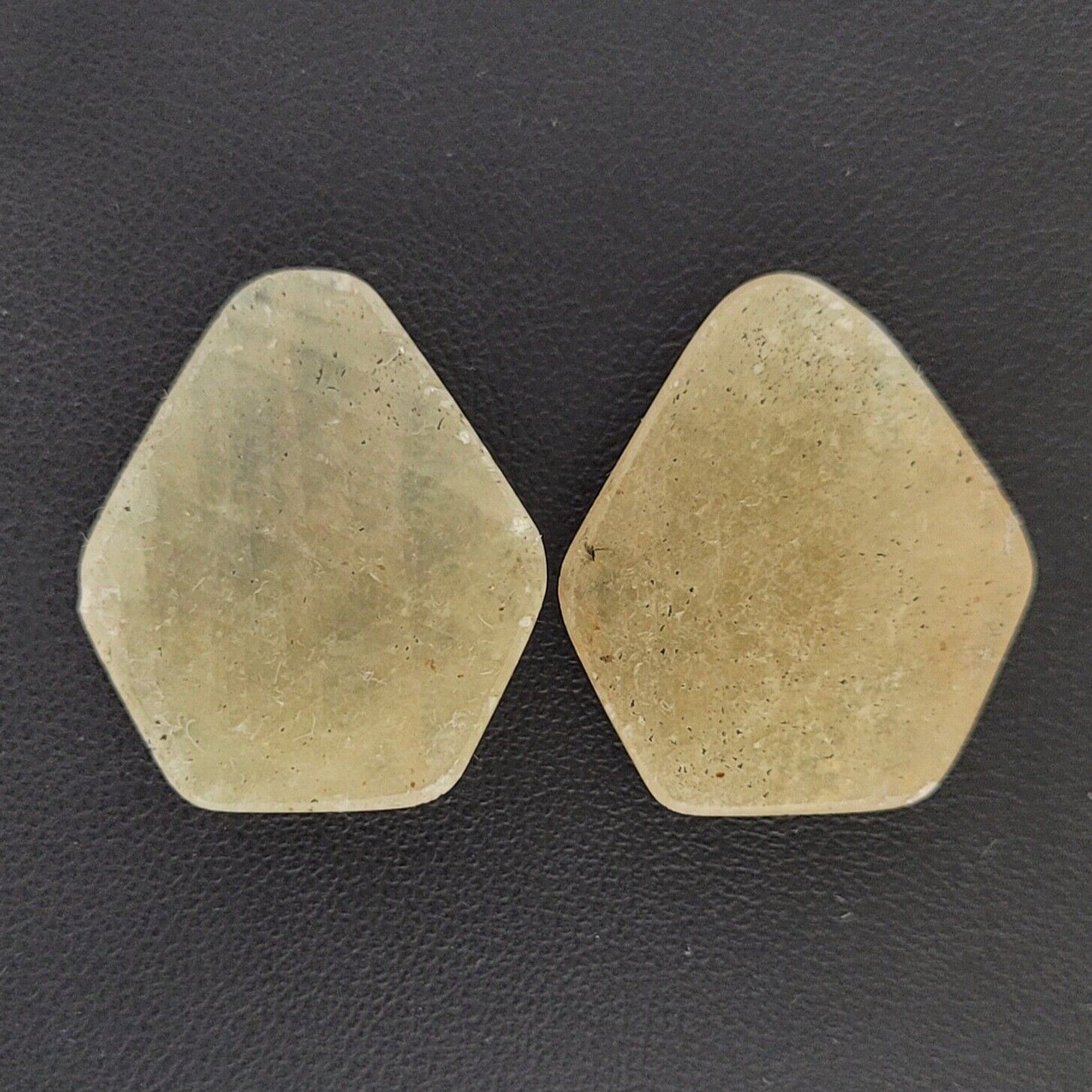 Sapphire Rose Cut Pair With Flat Back A Rare Find 40,27 Carat