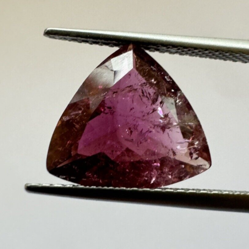 Intense Purple Hues Tourmaline 12mm x 12mm 4,08cts