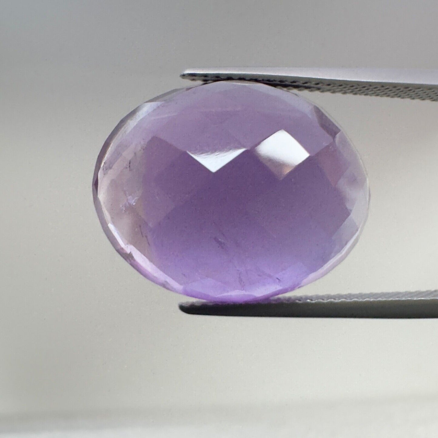 Amethyst Lila Ovalschliff Facettiert 20,3 x 16 mm 20,51 Karat Mit Einschlüssen