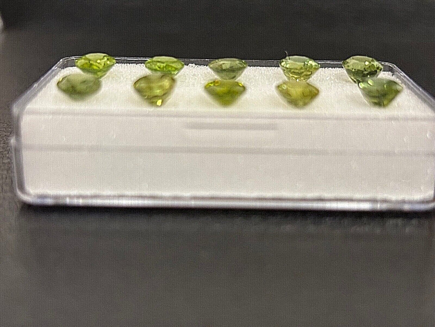 1 Piece Green Peridot Oval Faceted 8 x 6 mm 1,21 Cts