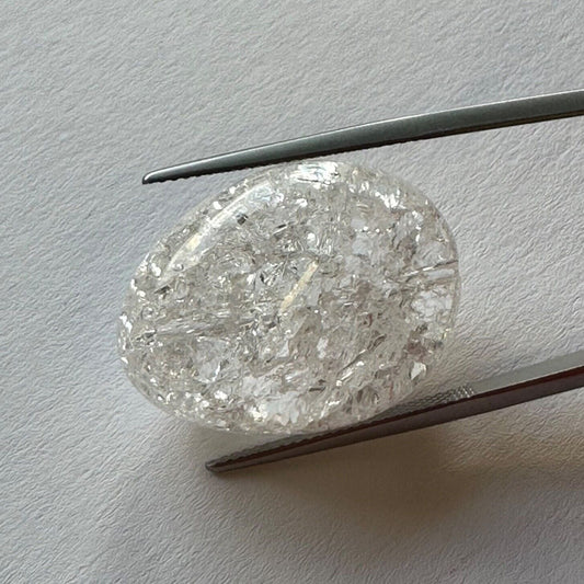 Polierter Bergkristall. Sehr schönes Inneres. Gebohrt 25,50 mm x 19,04 mm. 42,74 cts
