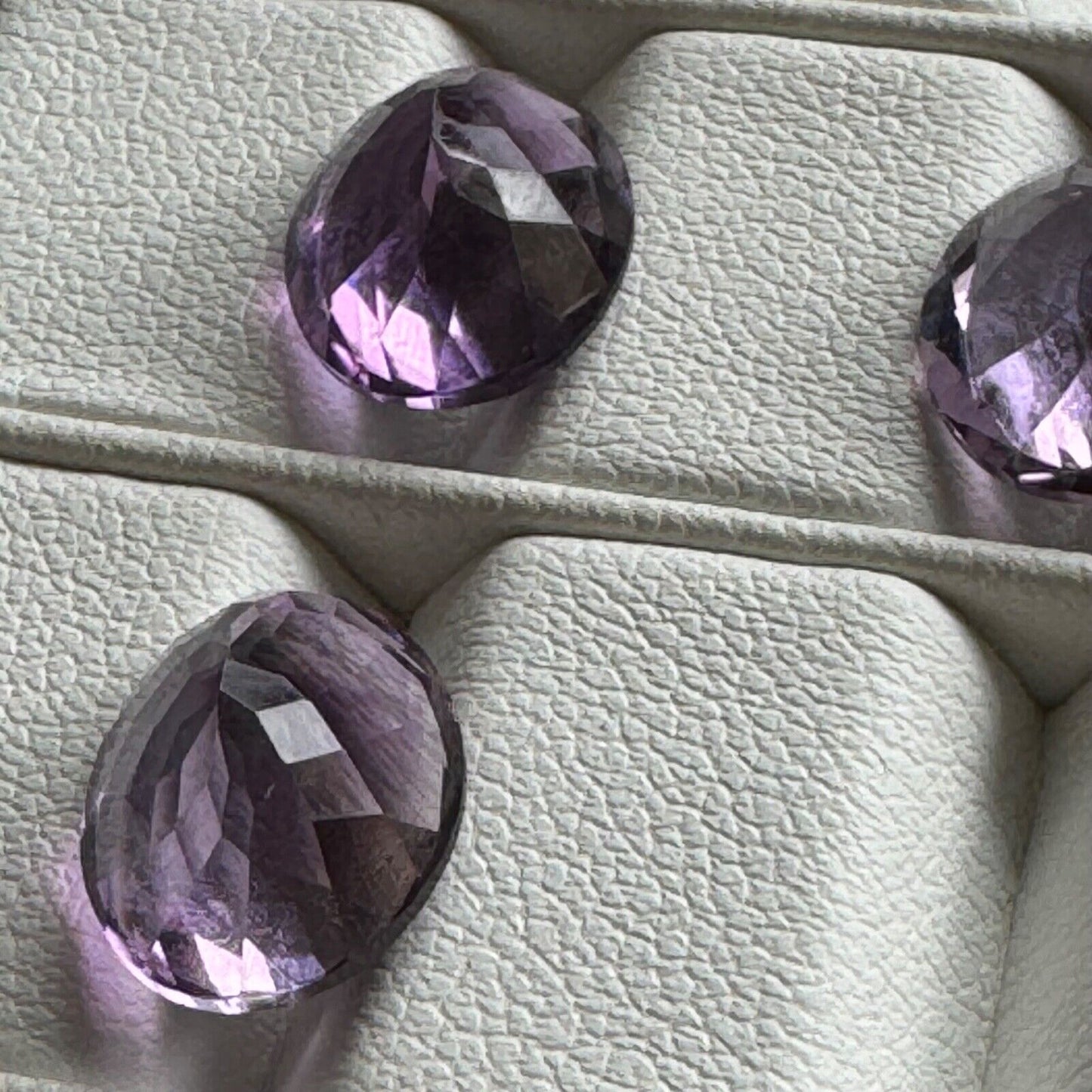 Amethyst Intensive Purple Cut Faceted Very Nice 12,0x9,8mm 3,48cts