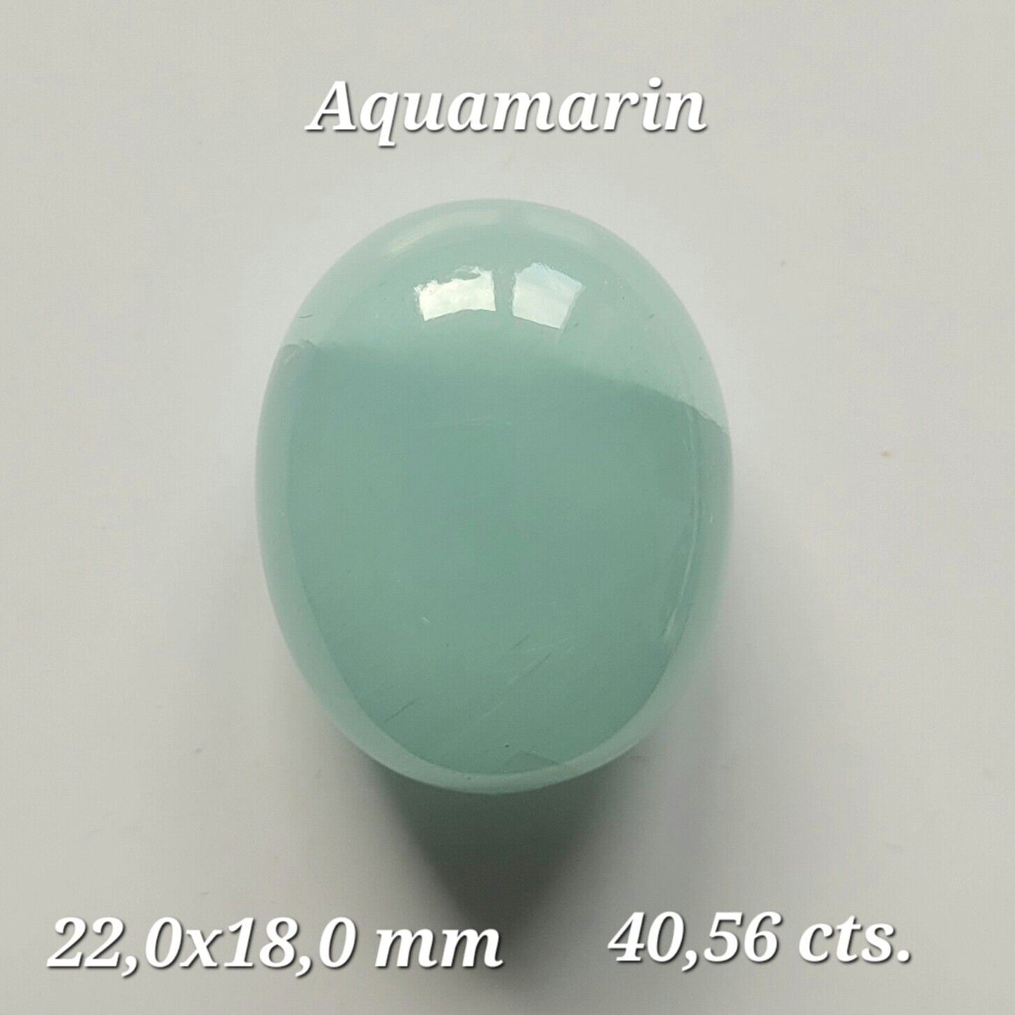 Aquamarinblauer ovaler Cabochon, glänzende Edelsteine, 22 x 18 mm, 40,56 Karat