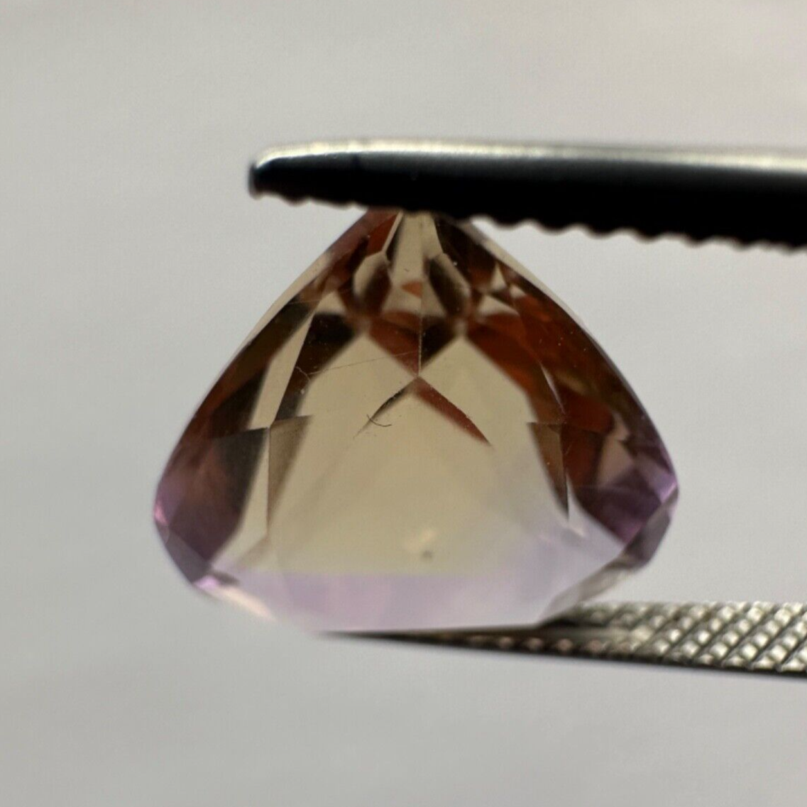 Beautiful Ametrine Trillion Cut 14,1mm x 13,8mm 7,23cts
