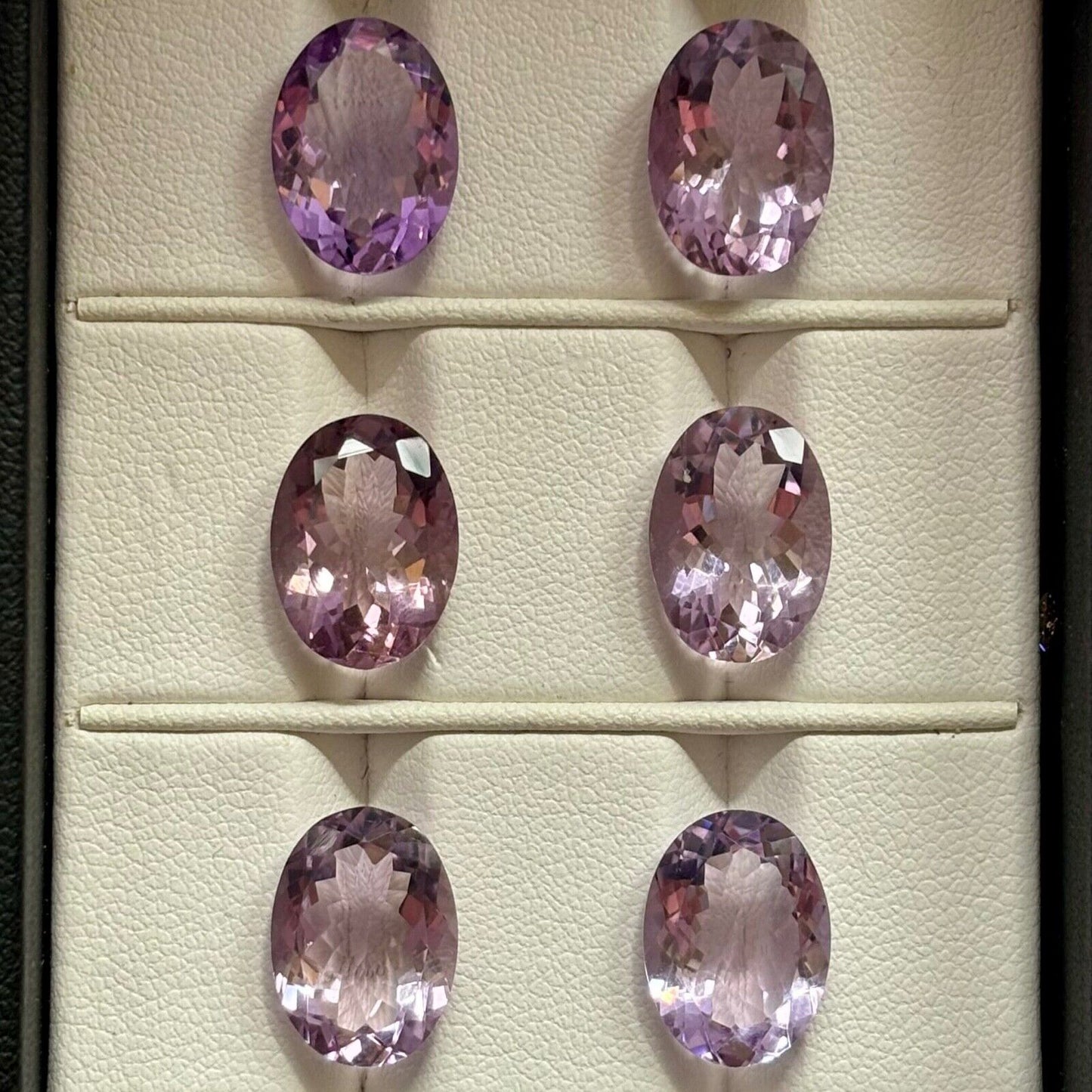1 piece Amethyst Purple Oval Cut Faceted Approx. 13.8 x 10 mm 28,10 Carat Selection