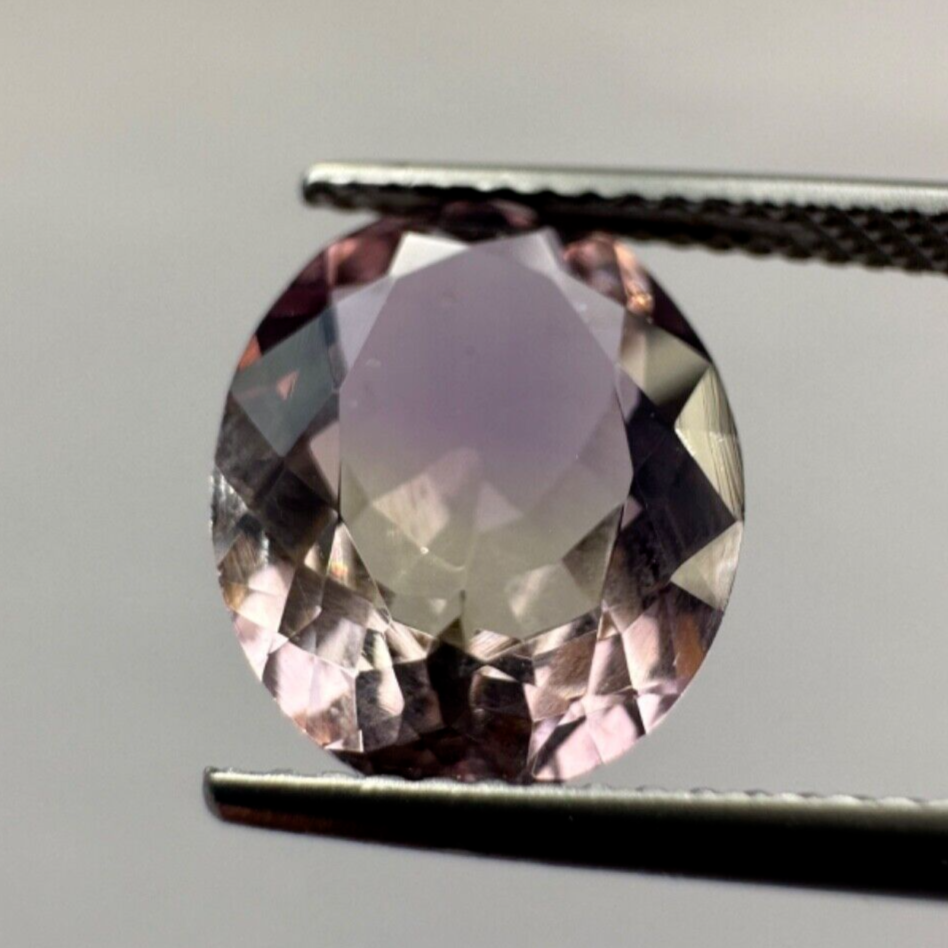 Wunderbarer Ametrin 12,4mm x 9,8mm 4,07cts