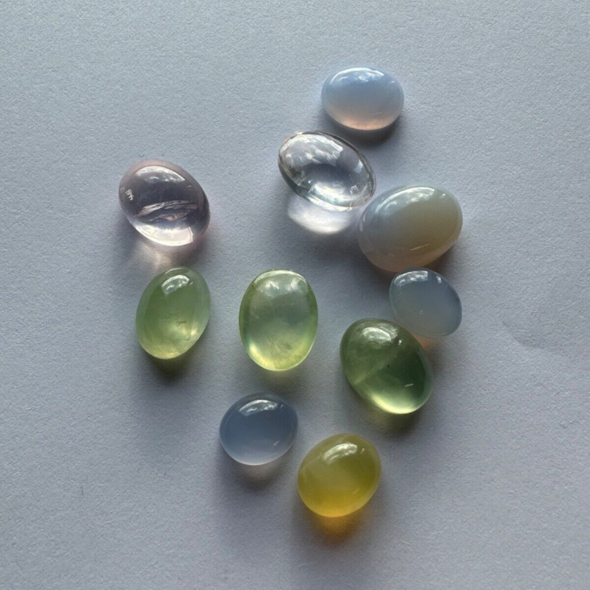 Zarte Pastelltöne in mehrfarbigen Cabochons, 11er-Pack