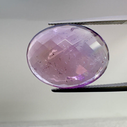 Amethyst Lila Ovalschliff Facettiert 22 x 17 mm 22,65 Karat