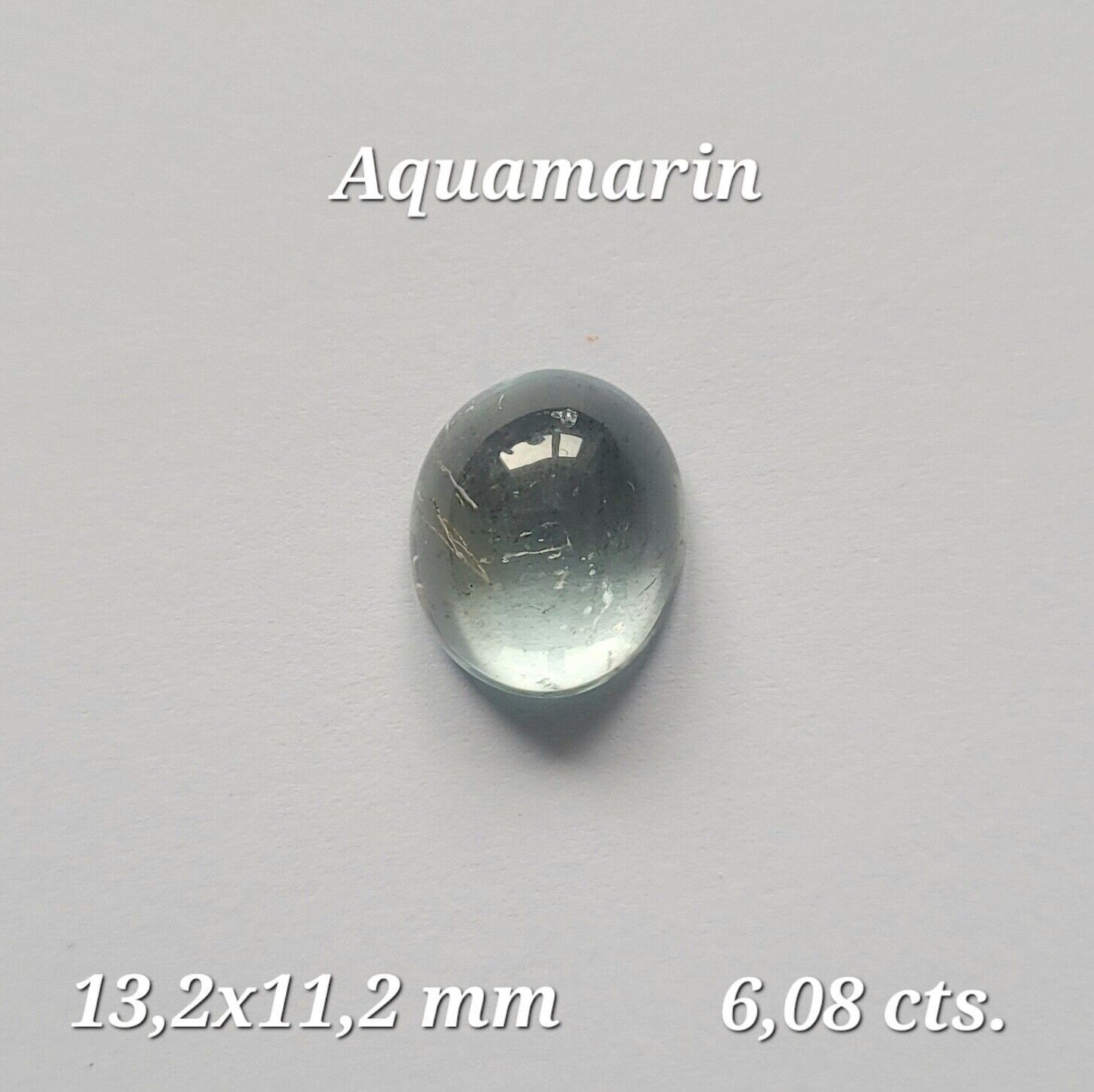 Aquamarin Blau Oval Cabochon Glänzend Edelsteine 13.2 x 11.2 mm 6.08 Carats