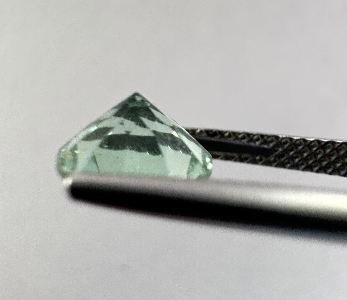 Noble Juice Green Tourmaline In Brilliant Cut 1.75mm 1,41cts