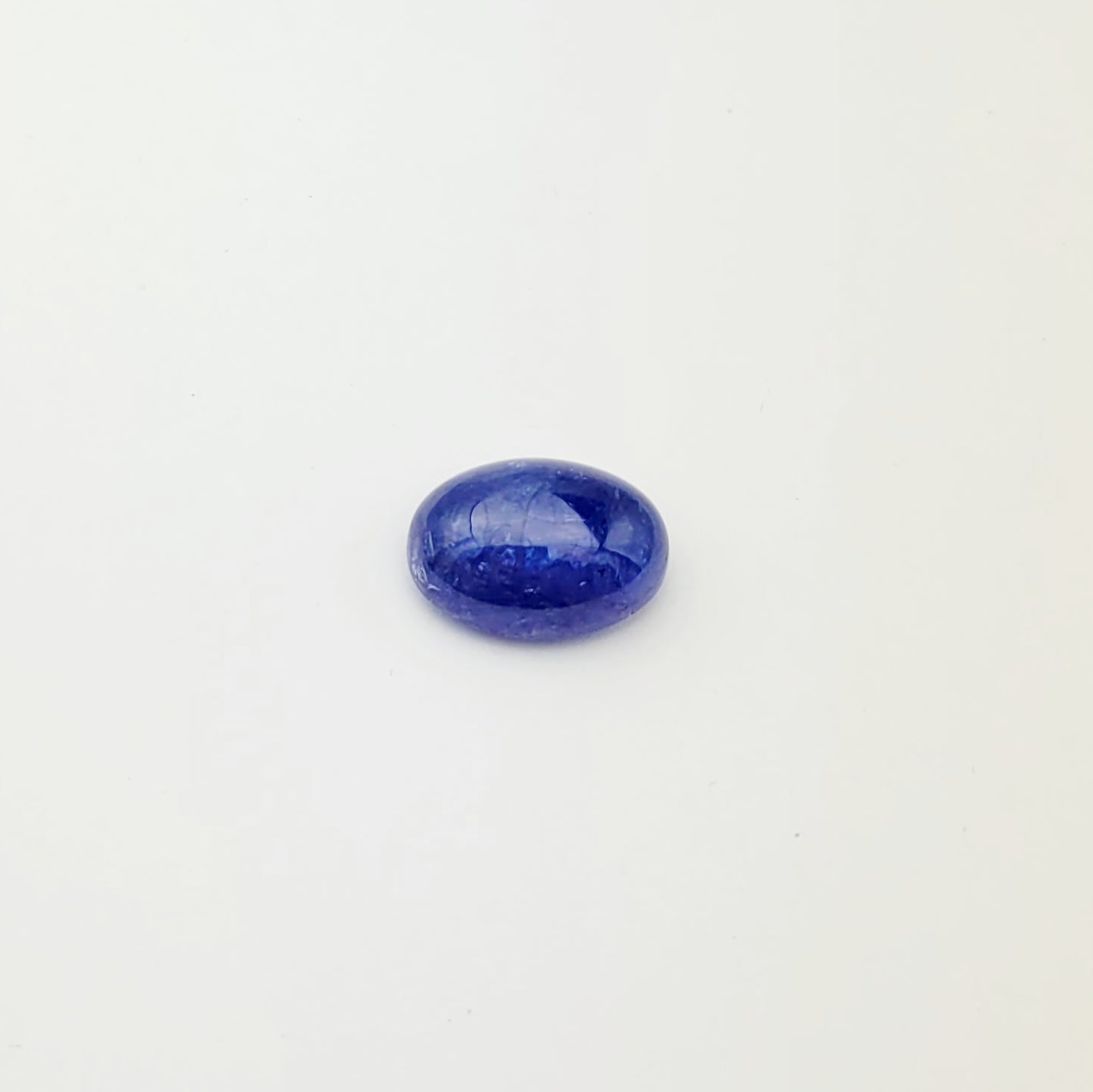 Bezaubernder Tansanit Cabochon Dunkelblau