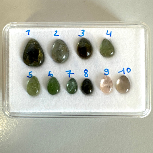 Zeitlose Schönheit mit Turmalin in natürlichen Farbtönen Tropfenform