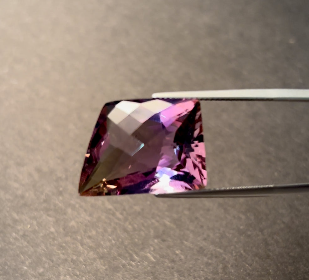 Ametrin Fancy cushion cut faceted very beautiful color gradient 22mmx11mm 22,64ct