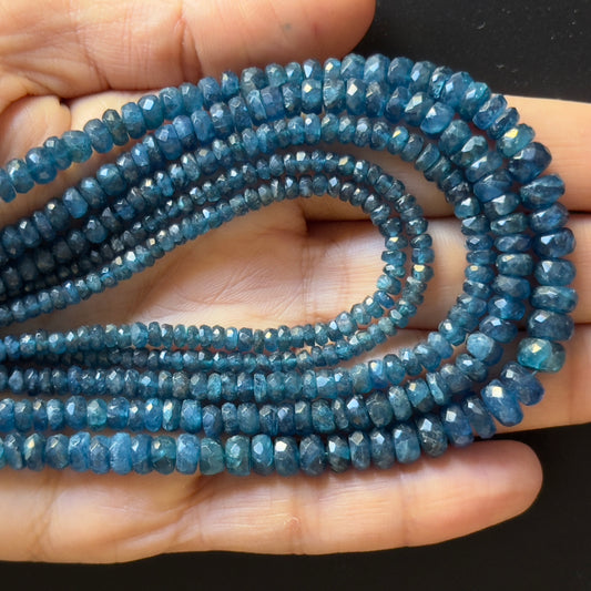 Natürlicher funkelnder Rondell-Apatit-Perlenstrang facettiert