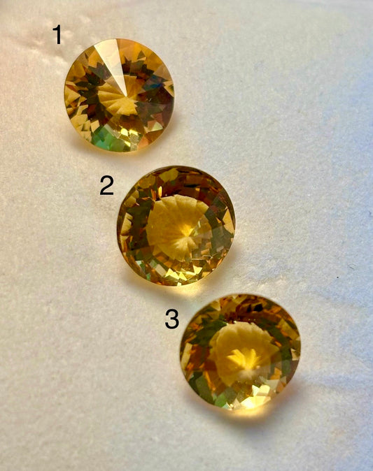 1 Piece Selection Yellow Citrine Elaborate Cut Facetted 23,54 Carats Total AA+