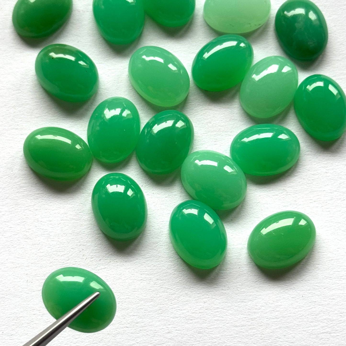 Chrysoprase Cabochons 15mm -16mm / Sold as a pack of 4 pieces