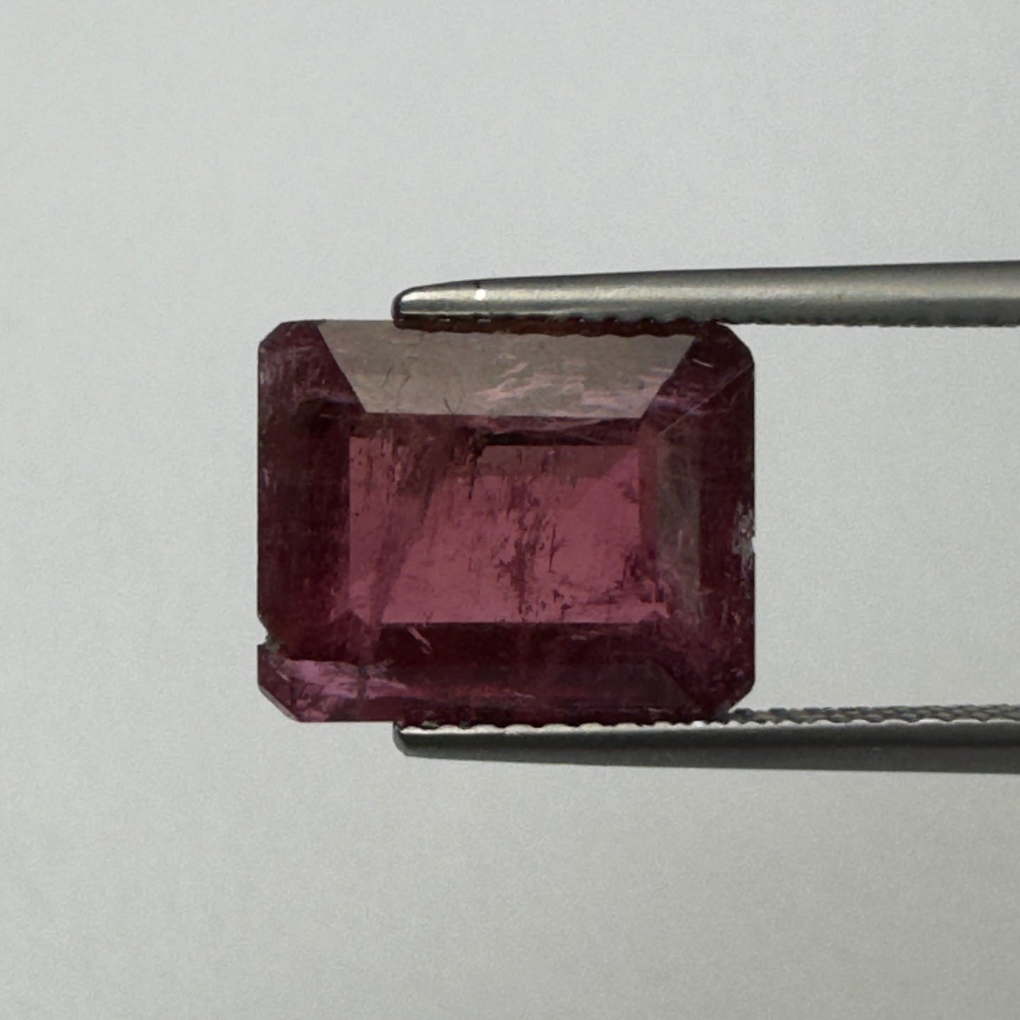 TR224, Turmalin, 6,19 Karat, 12 x 9,6 x 6,3 mm
