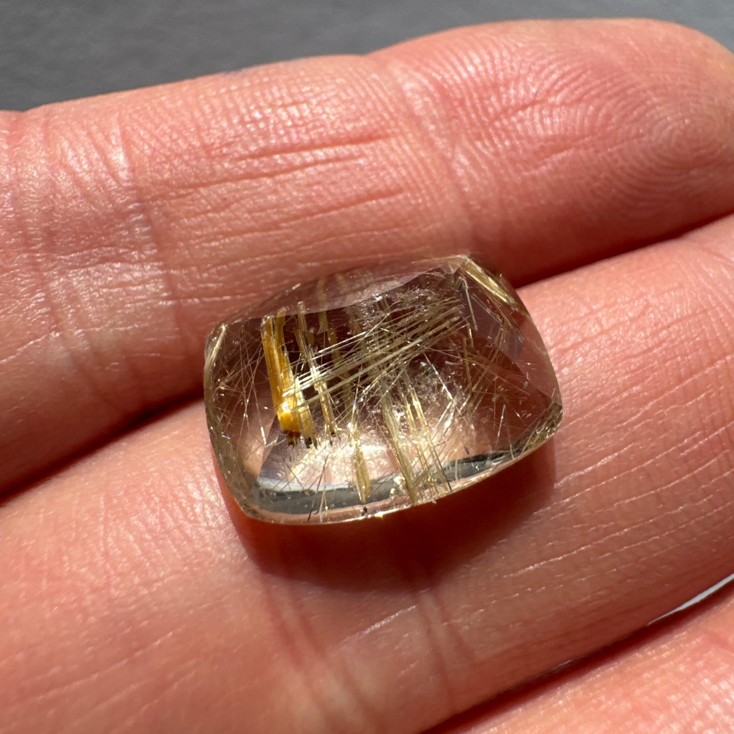 Beautiful Gold Rutile Venus Hair 16,6mm x 11,87mm 8,80cts