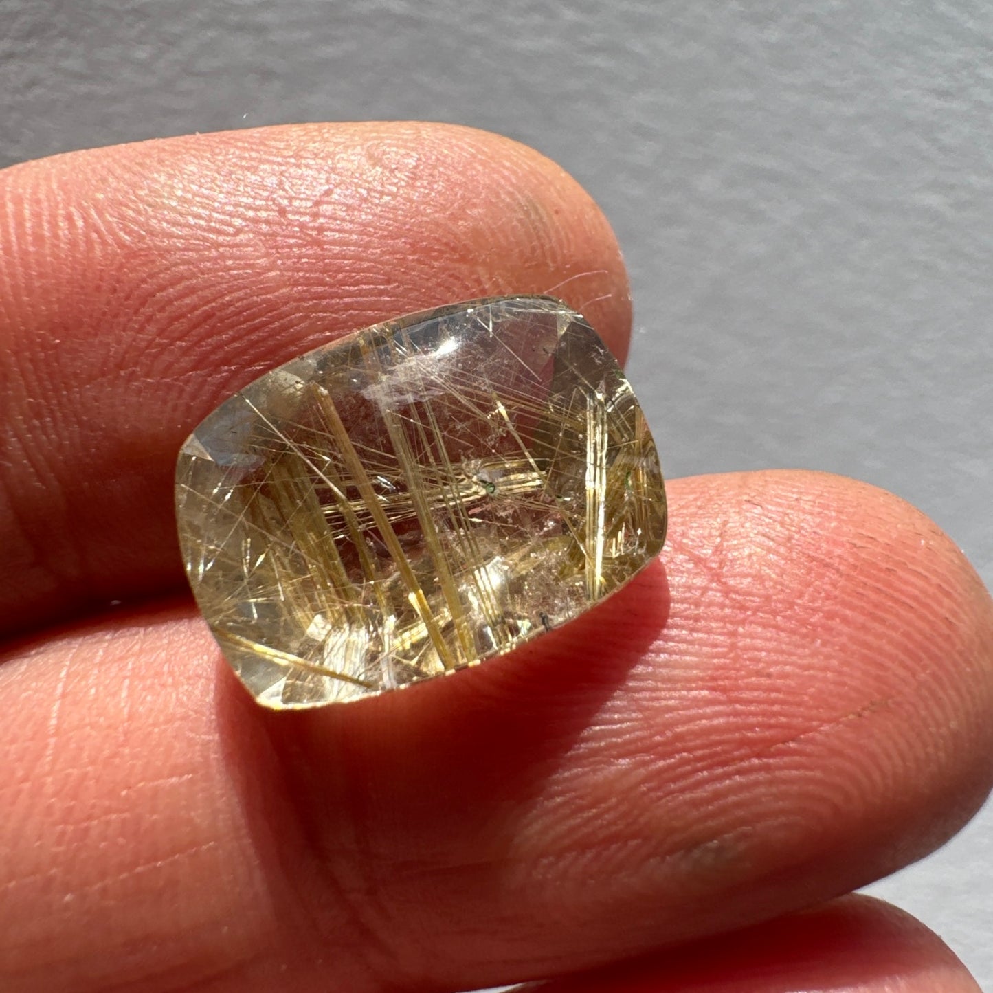 Beautiful Gold Rutile Venus Hair 16,6mm x 11,87mm 8,80cts