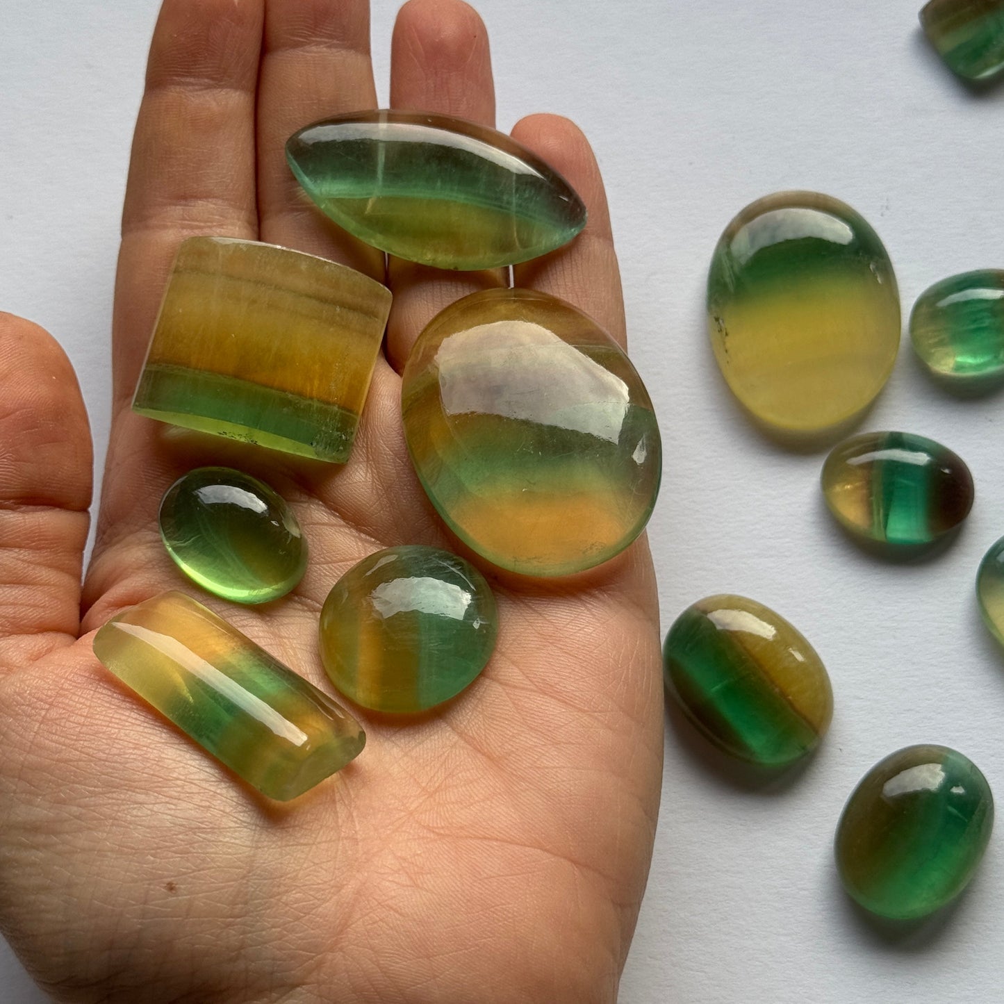 FLOURIT with great colour gradient / 5 pieces per bag / approx. 5mm to 36mm
