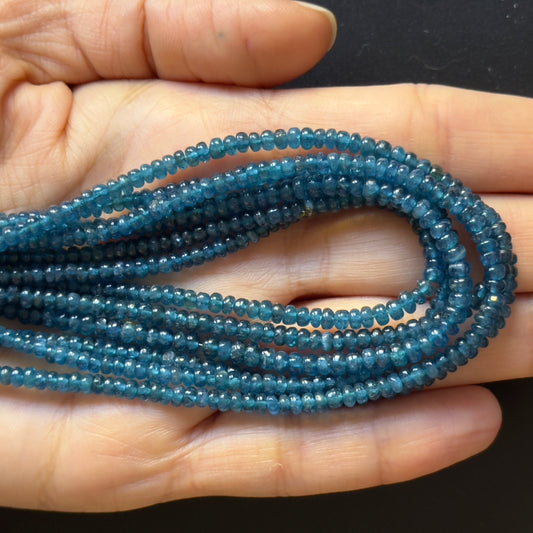 Atemberaubende sorgfältig geformte Apatit-Rondell, glänzend poliert