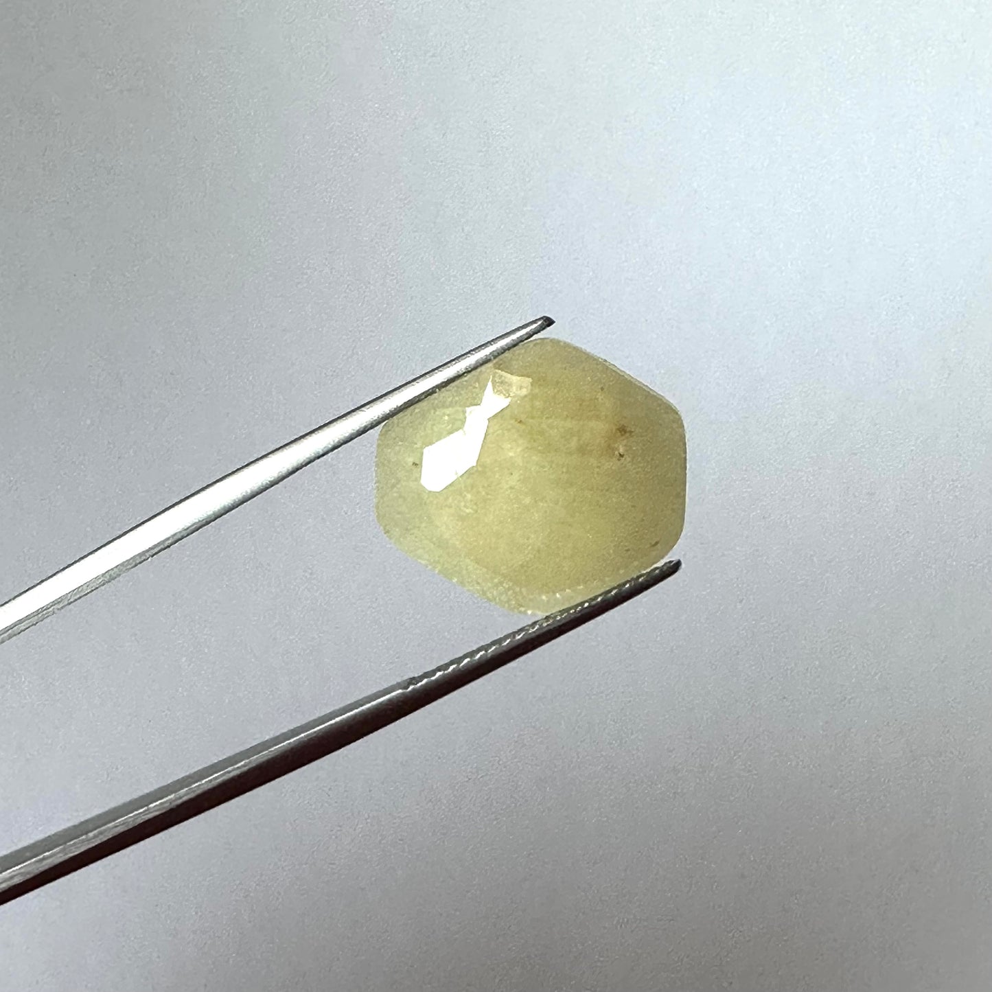Gelber Saphir im Rosenschliff mit flachem Boden, Paar, sehr selten, 20,96 Karat